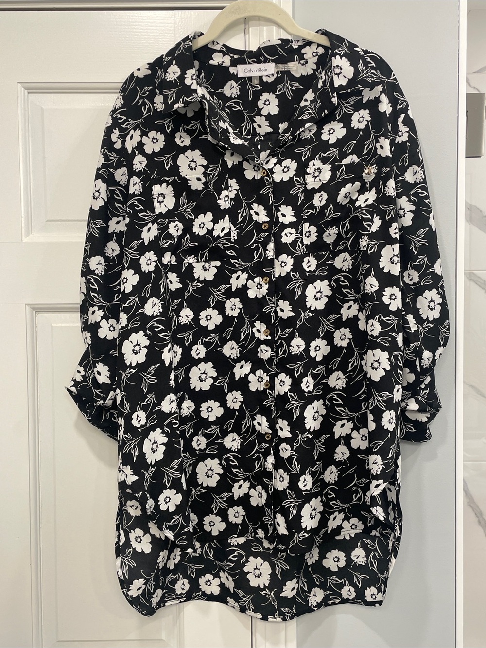 Calvin Klein Flowy Black and White Floral-Printed Blouse
